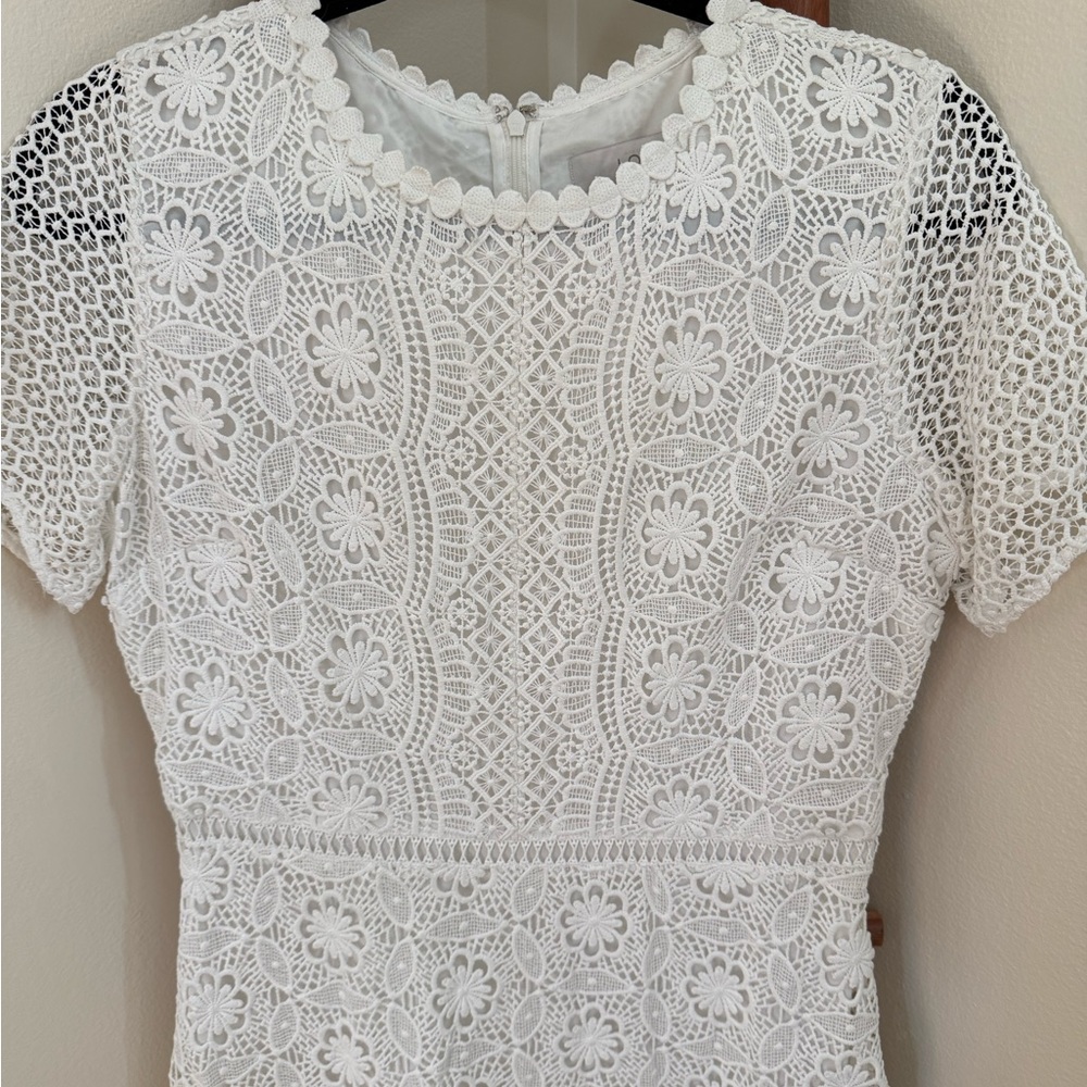 White Lace Short Sleeve Dress - Picture 2 of 3